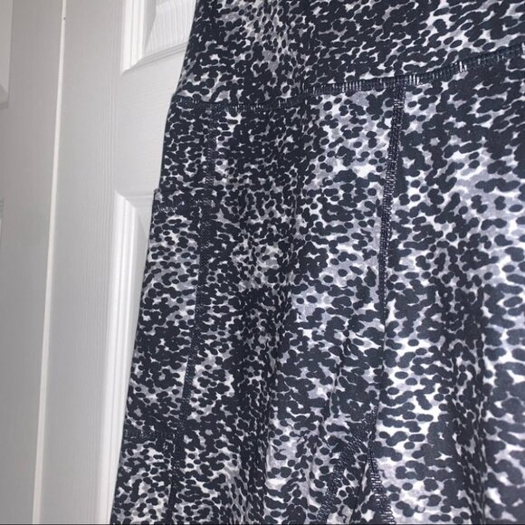 Reebok Leggings Women’s Size Small White Black Grey Spotted High Waisted Pockets - Picture 6 of 13